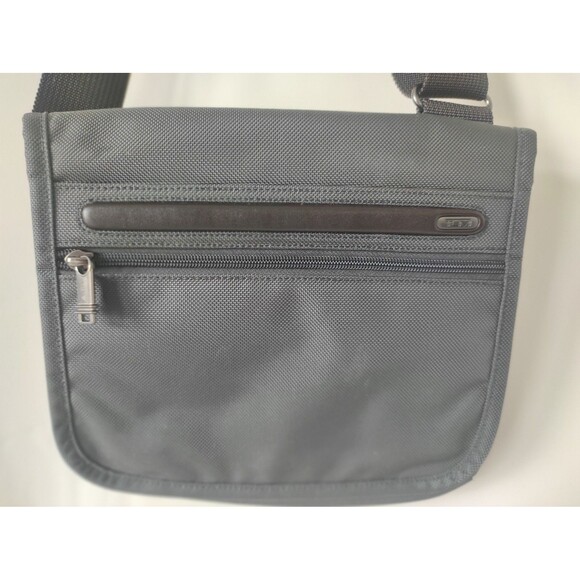 TUMI Alpha Small Flap Crossbody Grey Shoulder Bag Pouch 22105DH 10.5"×12.2"x1.7" - Picture 9 of 16
